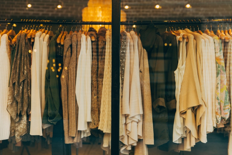 ecommerce-BEAULIEU SUR MER-min_clothe_fashion_store_shop_window_store_front-21277